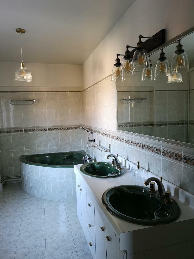 Le Clos Des Fees Asnières-sur-Oise Eksteriør billede